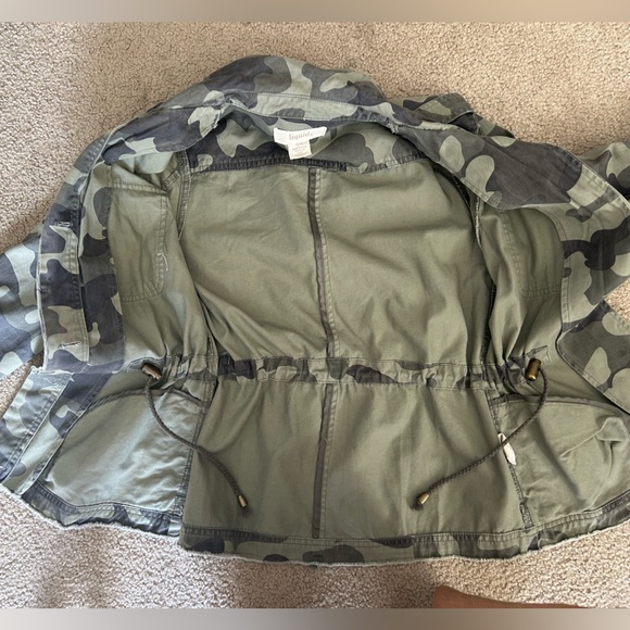 Camo jacket- new without tags - Picture 4 of 4